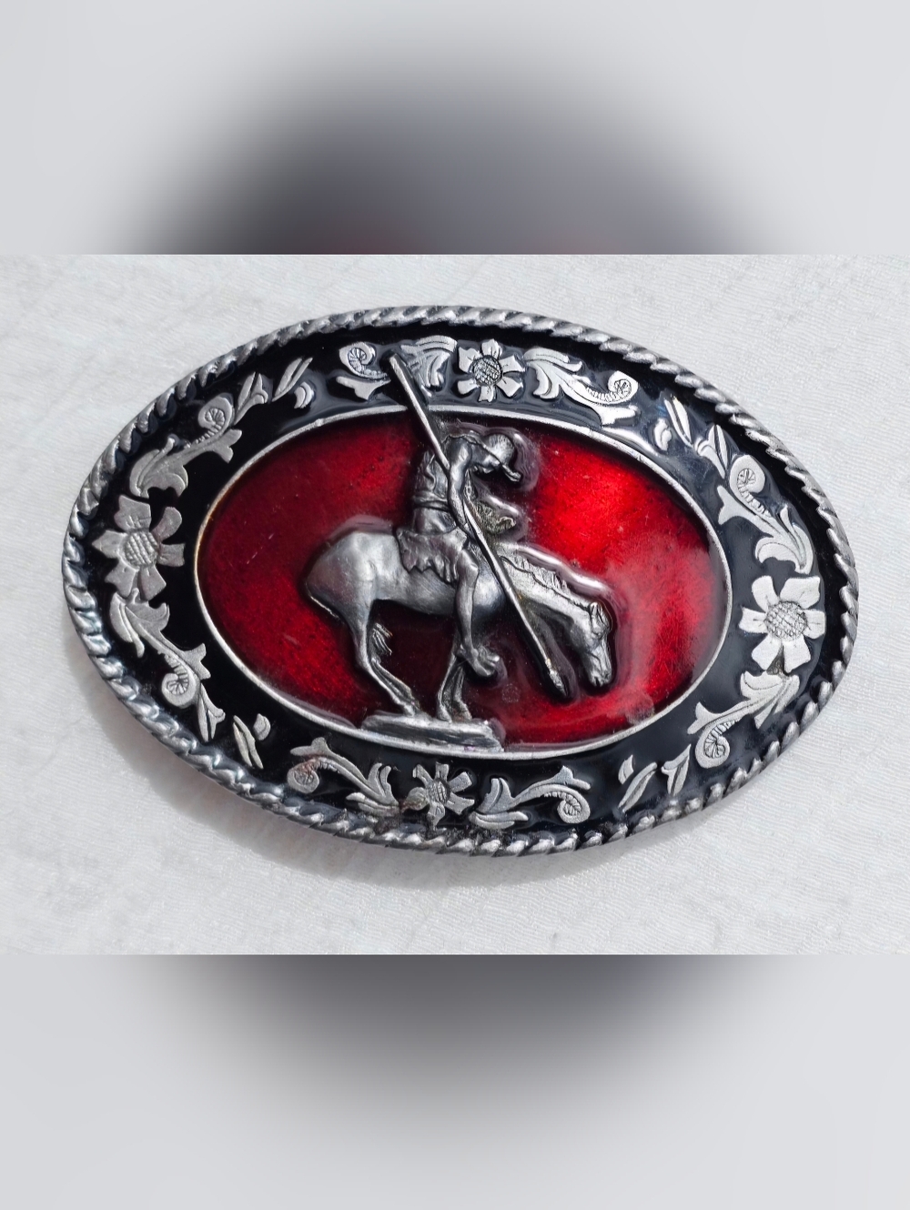 Vintage 1985 Siskiyou End of the Trail Red Enamel Belt Buckle Native